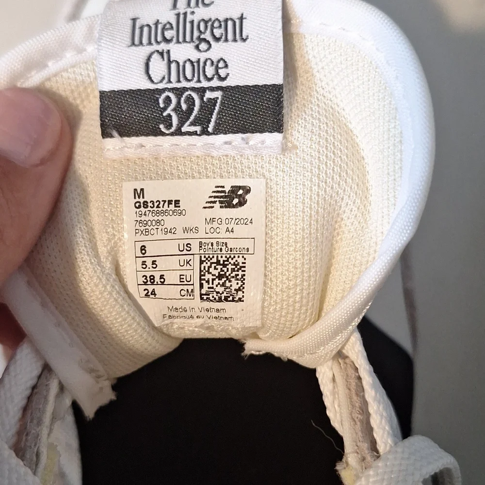 New Balance 327 Kids Size 6 Womens Size 8 - Picture 4 of 5